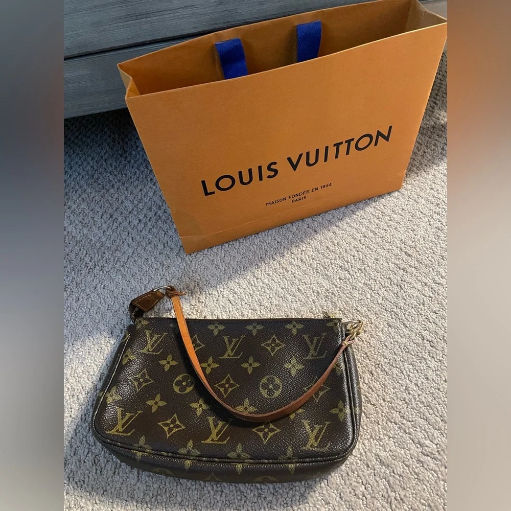Louis Vuitton Monogram Pochette Accessories Vintage Top Handle Bag - Picture 7 of 13